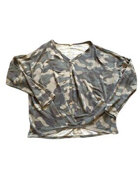 Lazy Sundays Camouflage V-Neck Faux Button Blouse-M-GUC